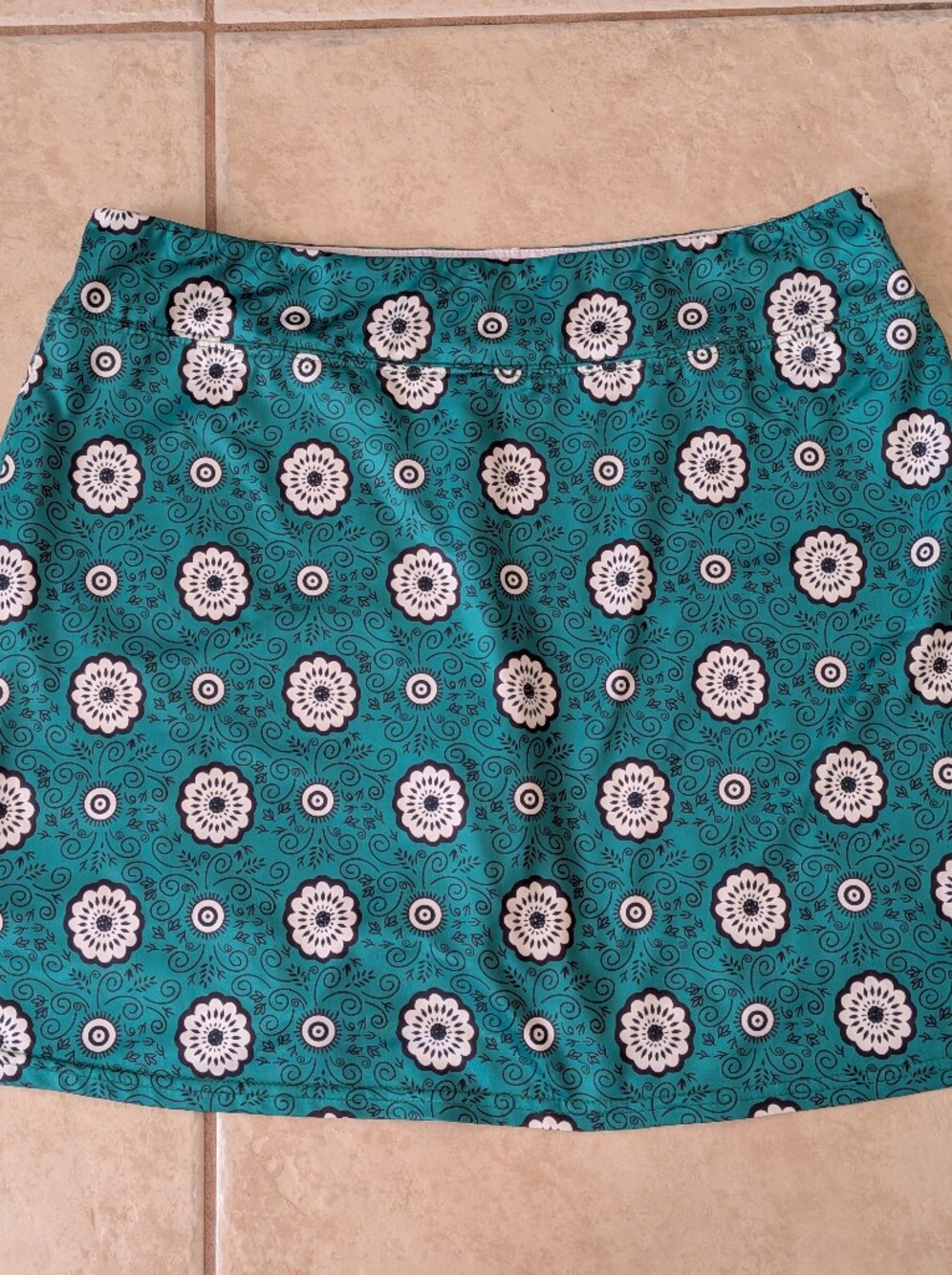 Ekouaer Green Floral Athletic Skort Size XL